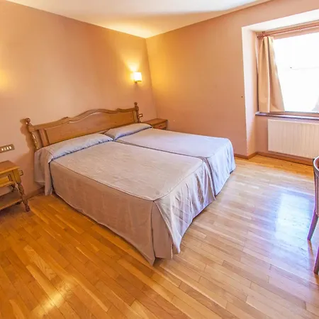 La Casona De Jovellanos فندق خيخون