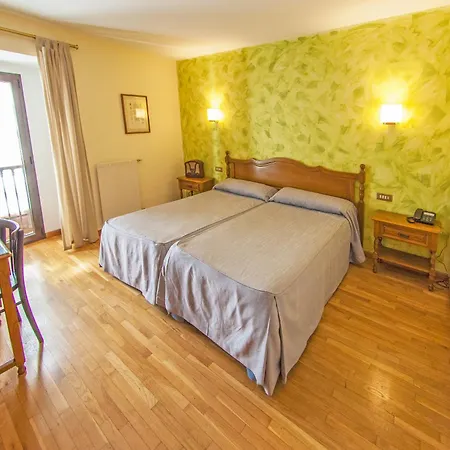 La Casona De Jovellanos ヒホン
