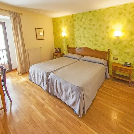 La Casona De Jovellanos 기욘