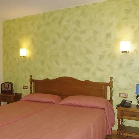호텔 La Casona De Jovellanos 2*