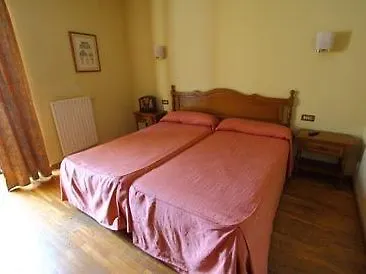 La Casona De Jovellanos 2*